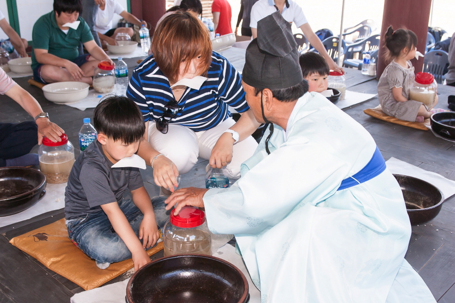 크기변환_2015강릉단오제_신주빚기체험015.jpg